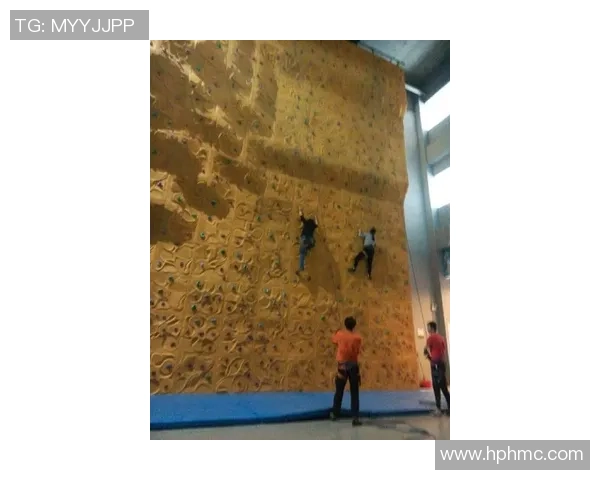 广州攀岩队团队协作探秘：如何在高空中实现默契与信任